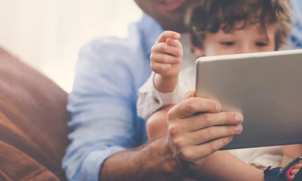 Első generációs digitális szülő_min
